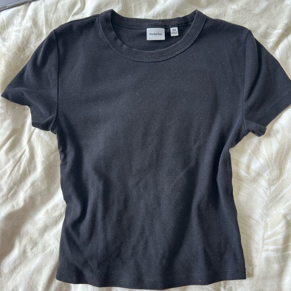 Aritzia Black Tee US XS